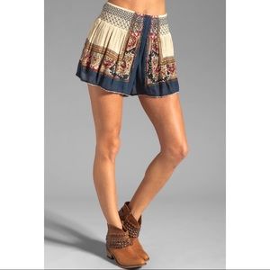 FREE PEOPLE | Scarf Printed Short in Navy Combo M